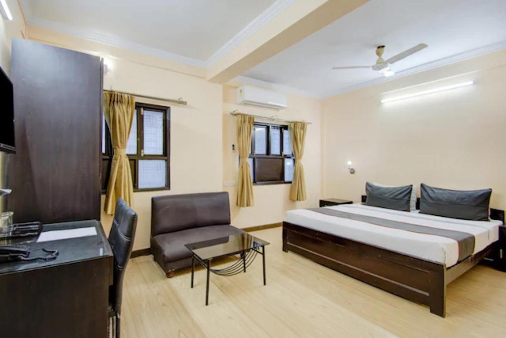 Hotel Dover By Bookmerihotel
