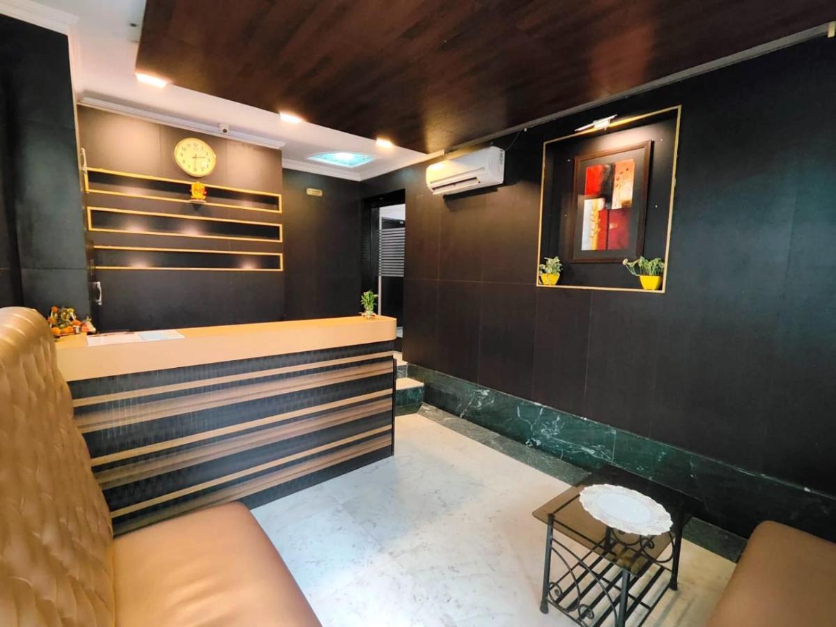 Hotel Dover By Bookmerihotel 3*
